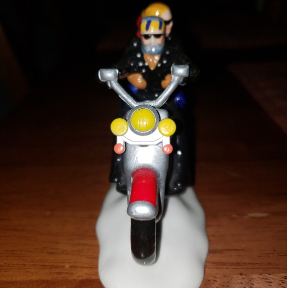 **SOLD** Dept 56 Harley Davidson Christmas Village - Picture 2 of 4